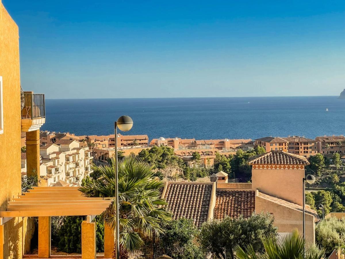 Charming Townhouse With Sea Views & Pool In Altea Holiday home Calpe